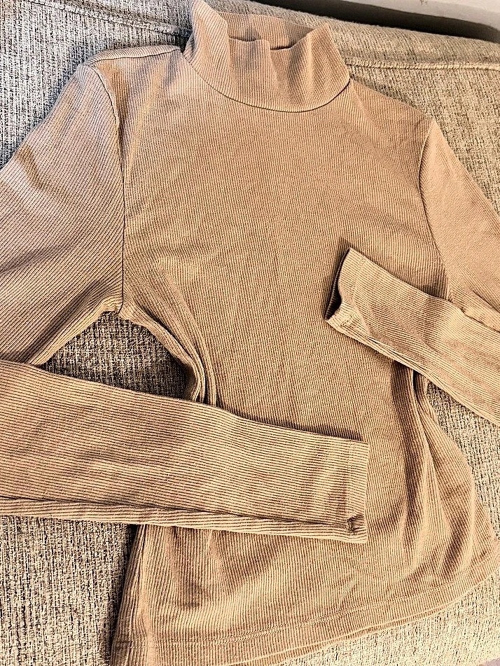 American Eagle Ribbed Turtleneck Top in Brown Size small
